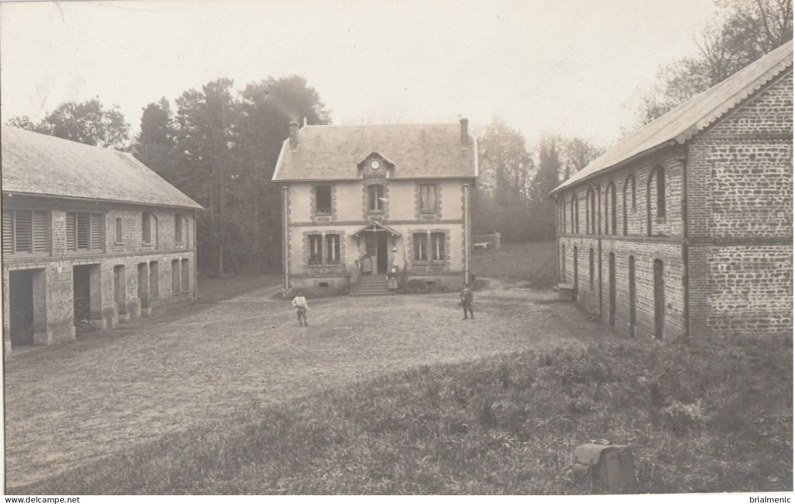 MARTAINVILLE  La Maison Du Garde Du Château ( Genre De Carte-Photo ) Faire Enchère Que Si Connaissance - Altri & Non Classificati