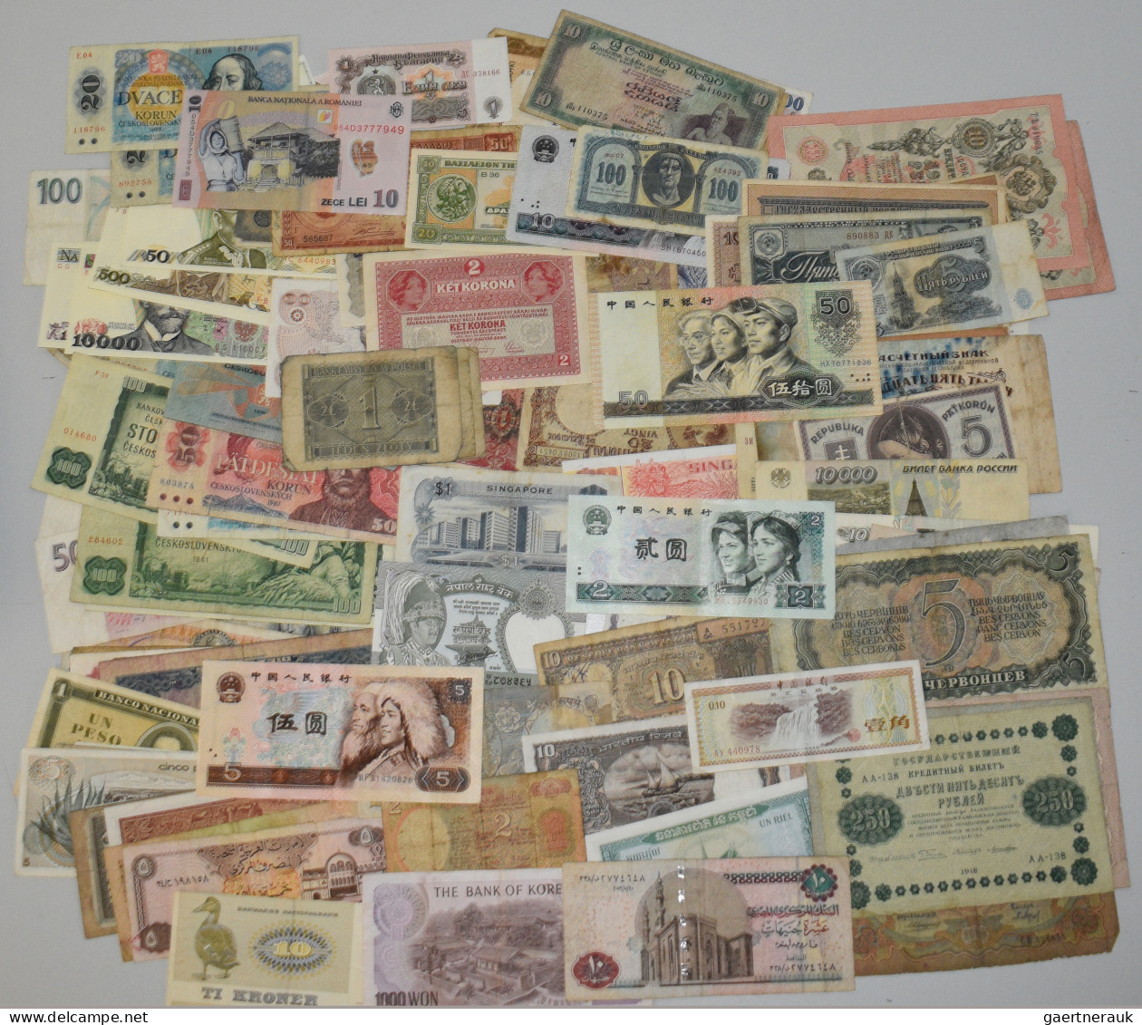 Worldwide: Collection Of More Than 150 Banknotes From All Over The World In A Bo - Sonstige & Ohne Zuordnung