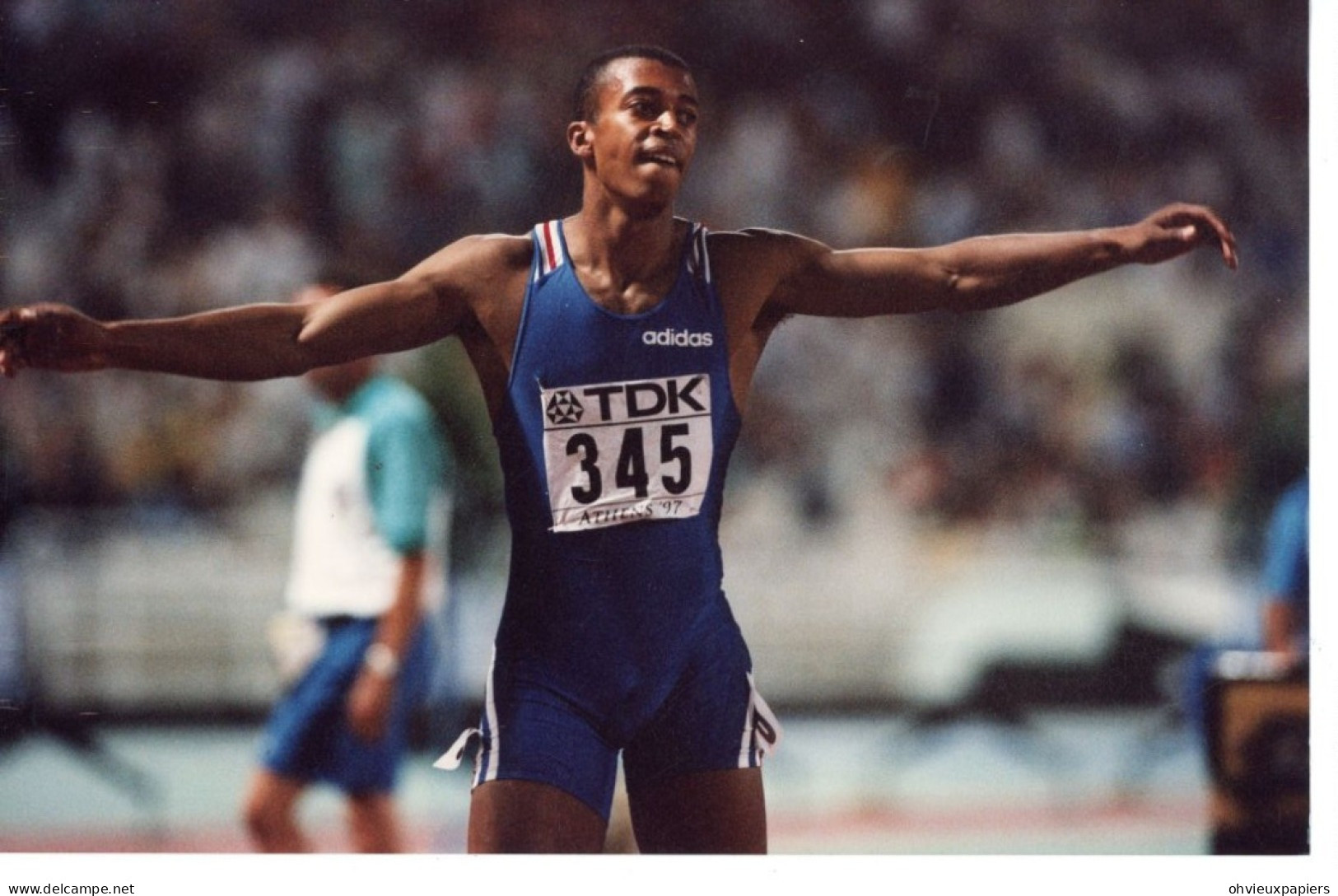 lot de10 photos  ATHLETISME STEPHANE DIAGANA  champion du monde du 400 metres haies à ATHENES 1997
