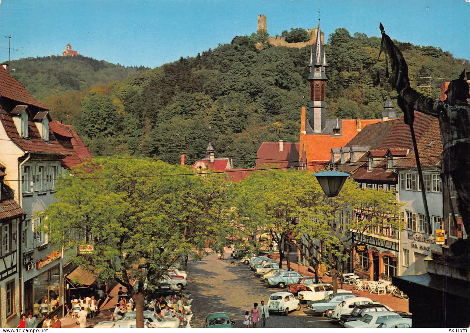 6940 WEINHEIM An Der Bergstraße Marktplatz Mit Blick Zur Wachenburg Und Burgruine Windeck Autos - Weinheim