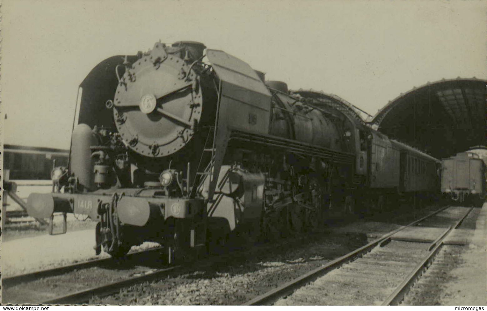 Locomotive à Identifier - Trains