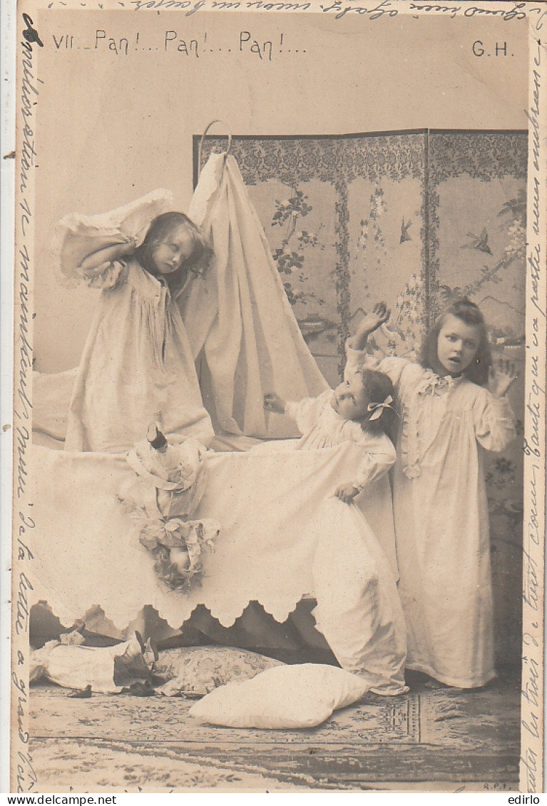 ***  HISTOIRE PHOTO ****  Enfants Et Poupée -- Chamaillerie  --  Pan Pan Apn    --   Précurseur Timbré TTB  - Historia