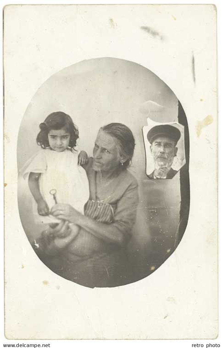 Cpa Carte-photo Famille, Portrait De L'homme Inclus Dans La Cp    (CPH) - Other & Unclassified