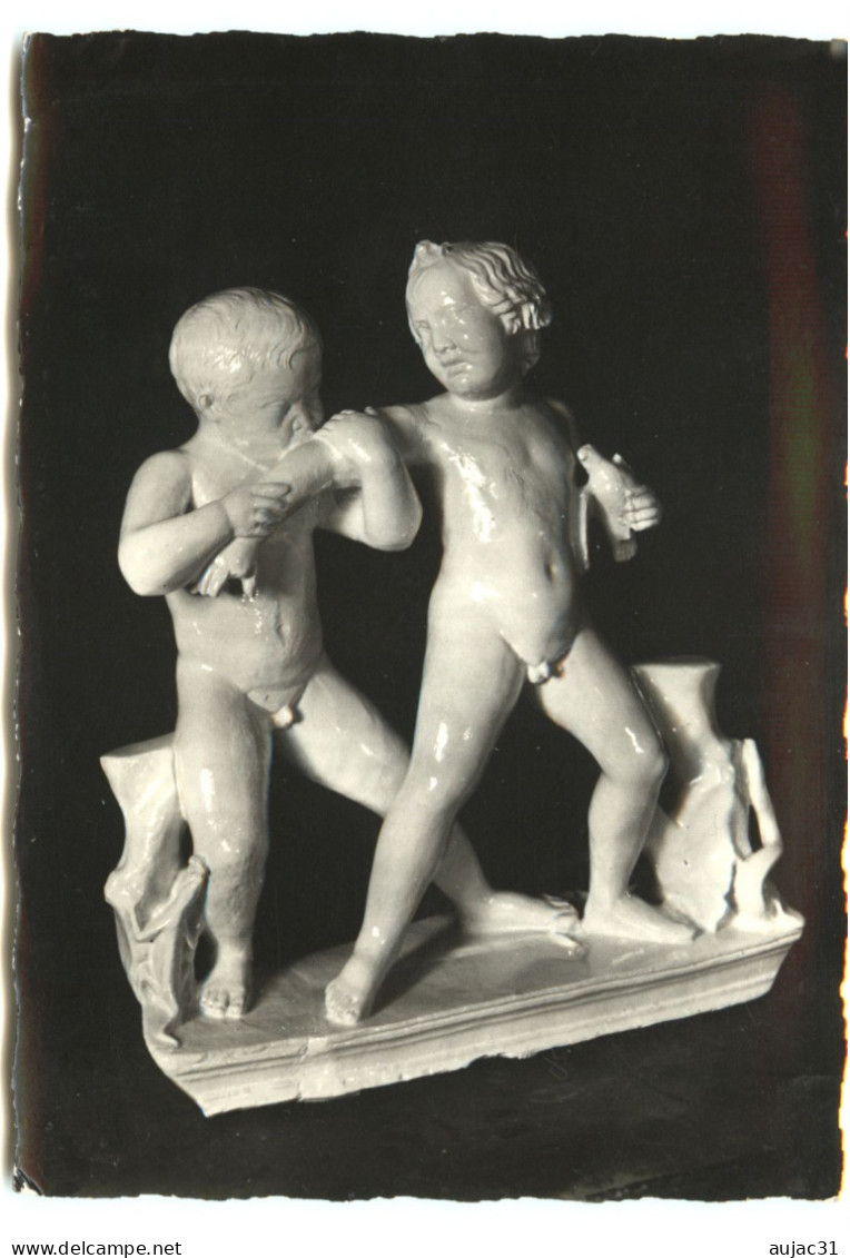 Dép 38 - Vienne - Musée Lapidaire - Moulage Du Groupe De Deux Enfants ( Marbre ) Détruit En 1854 - état - Vienne