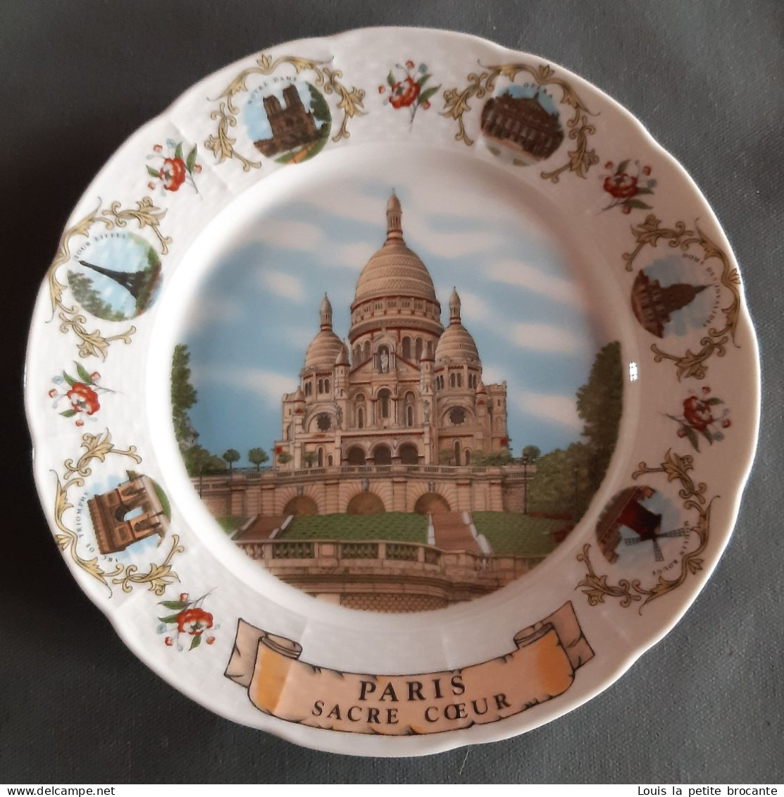 Assiette Décorative, Le Sacré Cœur Paris, Non Alimentaire, Très Bon état. Diamètre 24cm - Other & Unclassified