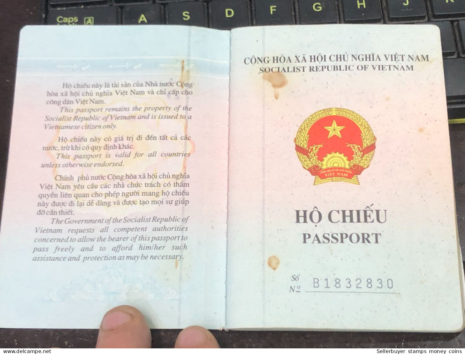 VIET NAMESE-OLD-ID PASSPORT VIET NAM-name-vuong Bich Nguyet-2007-1pcs Book - Collections