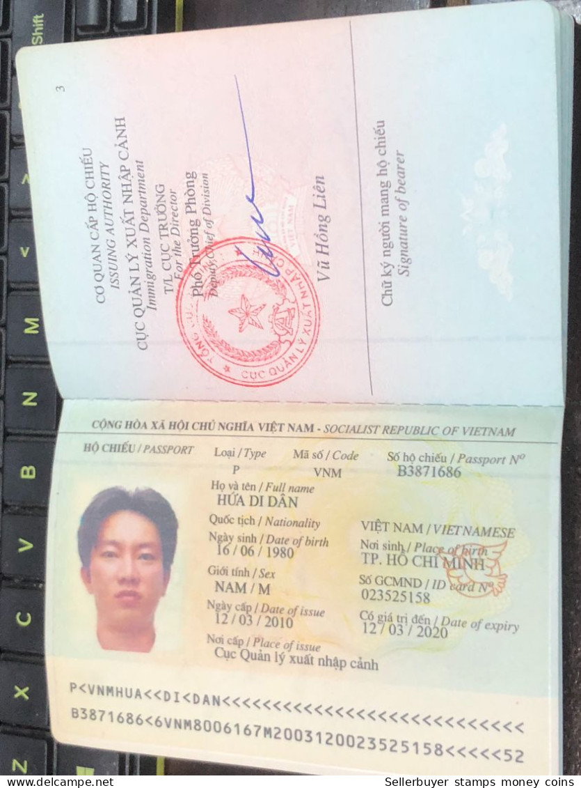 VIET NAMESE-OLD-ID PASSPORT VIET NAM-name-hua Di Dan -2010-1pcs Book - Collections