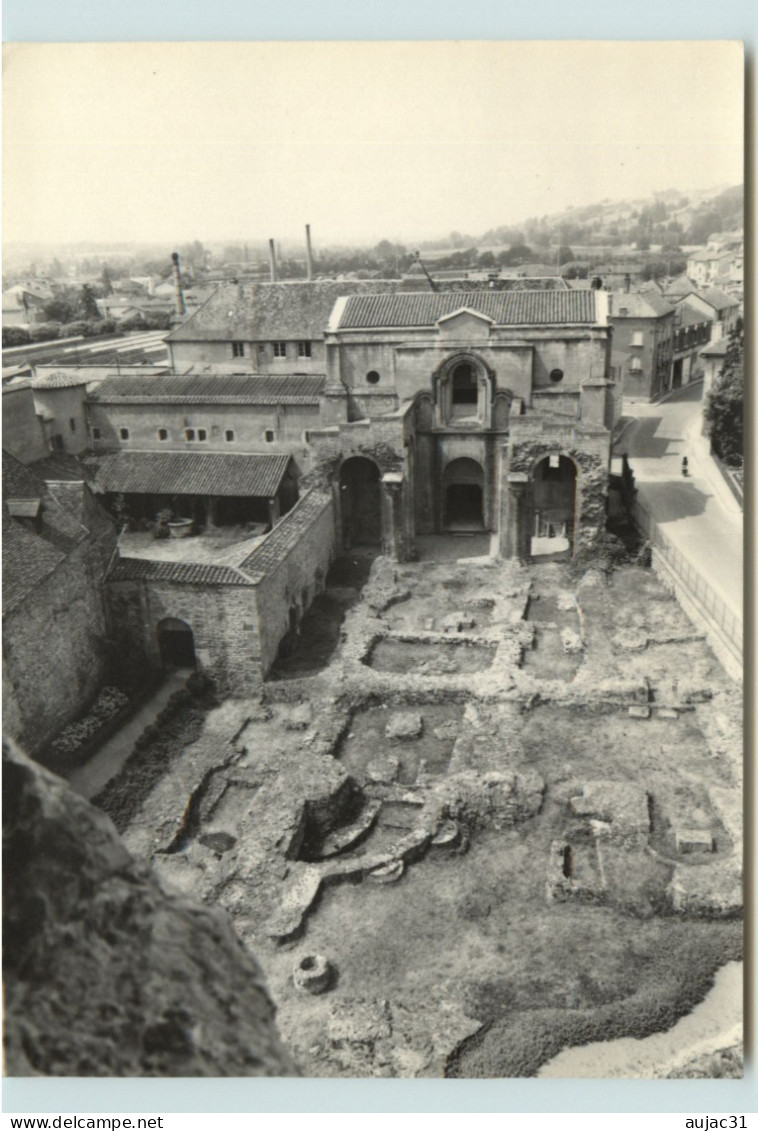 Dép 42 - Charlieu - Abbaye Bénédictine - Les Fouilles Et Le Narthex Vus De La Tour - Bon état Général - Charlieu