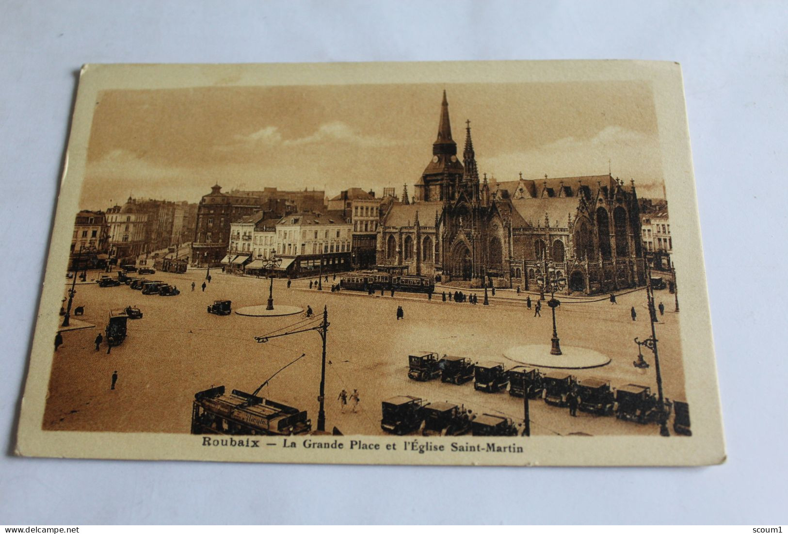 Roubaix - La Grand Place Et L'église Saint Martin - Roubaix