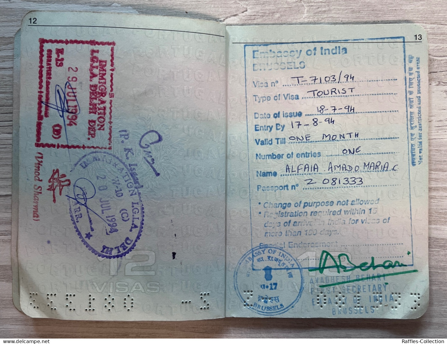 Portugal passport with India, Sri Lanka, Maldives visas / passeport reisepass pasaporte passaporto