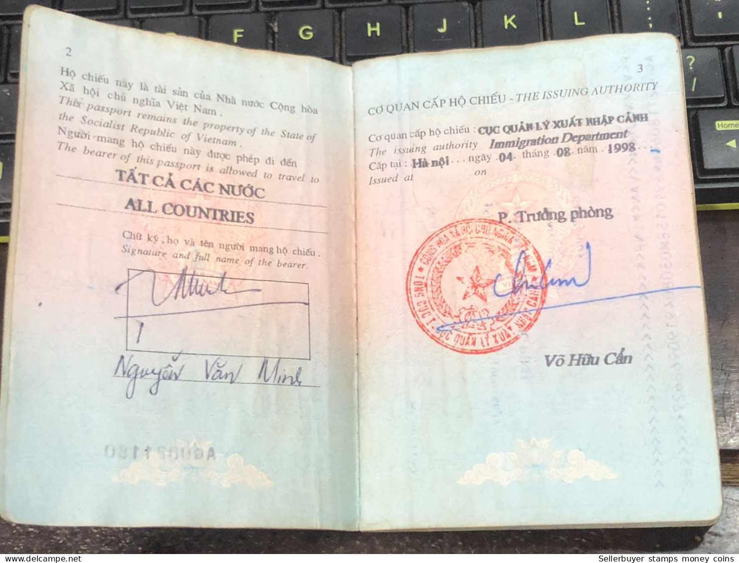 VIET NAMESE-OLD-ID PASSPORT VIET NAM-PASSPORT Is Still Good-name-nguyen Van Minh-2003-1pcs Book - Sammlungen