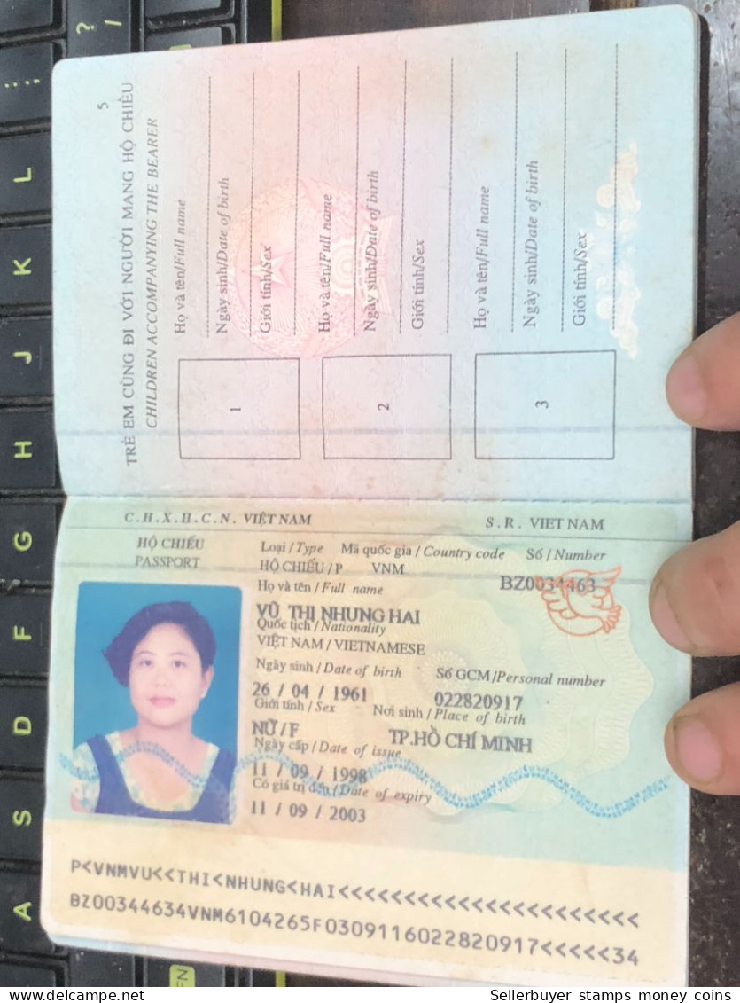VIET NAMESE-OLD-ID PASSPORT VIET NAM-PASSPORT Is Still Good-name-vu Thi Nhung Hai-2003-1pcs Book - Sammlungen