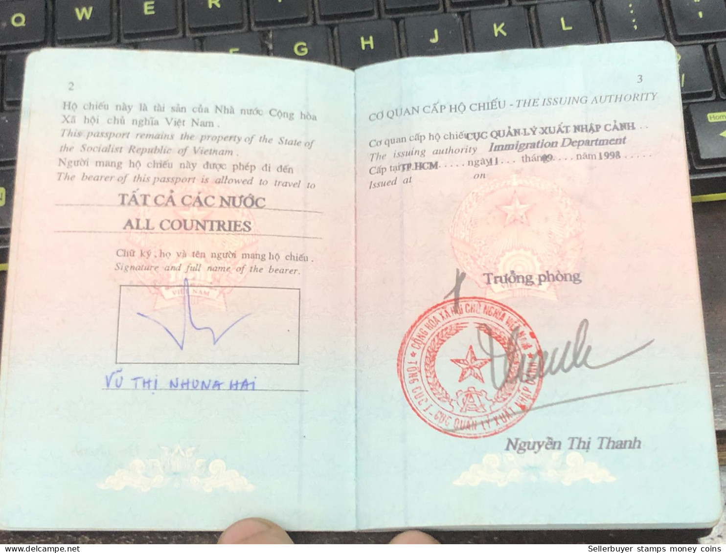 VIET NAMESE-OLD-ID PASSPORT VIET NAM-PASSPORT Is Still Good-name-vu Thi Nhung Hai-2003-1pcs Book - Sammlungen