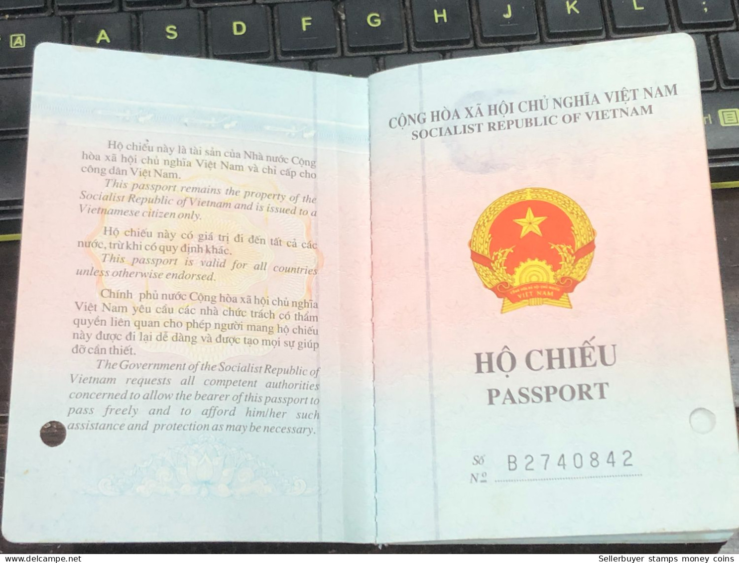 VIET NAMESE-OLD-ID PASSPORT VIET NAM-PASSPORT Is Still Good-name-nguyen Anh Tuan-2009-1pcs Book - Collections