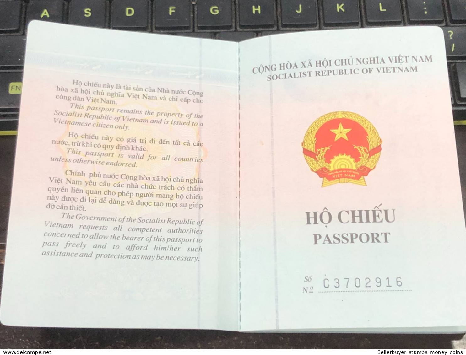 VIET NAMESE-OLD-ID PASSPORT VIET NAM-PASSPORT Is Still Good-name-nguyen Tuyet Bao Ngoc-2017-1pcs Book - Sammlungen