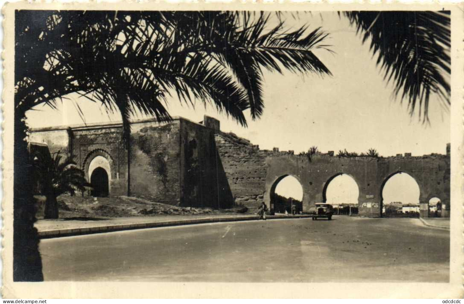 RABAT Porte Des Vents (ou Les 3 Portes ) Voiture RV Beau Timbre 5F Maroc - Rabat