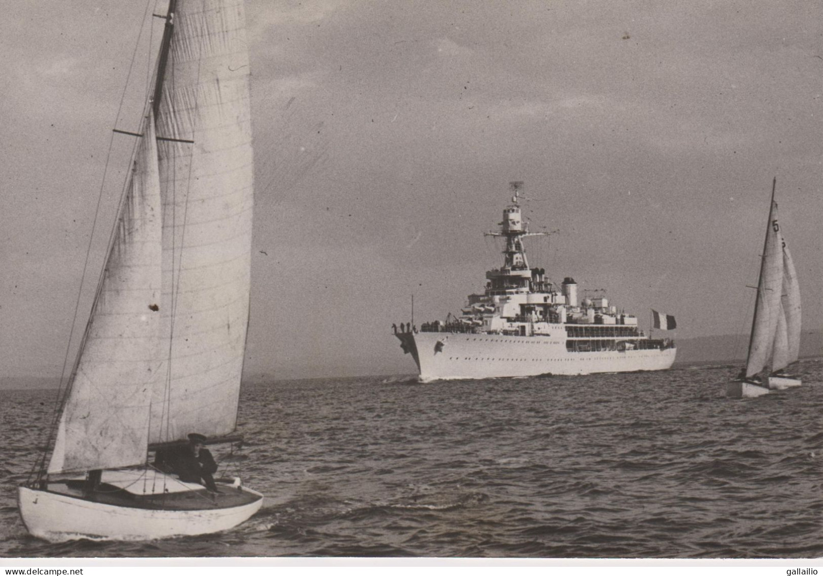 PHOTO PRESSE LE CROISEUR JEANNE D'ARC FORMAT 18 X 13 CMS - Schiffe