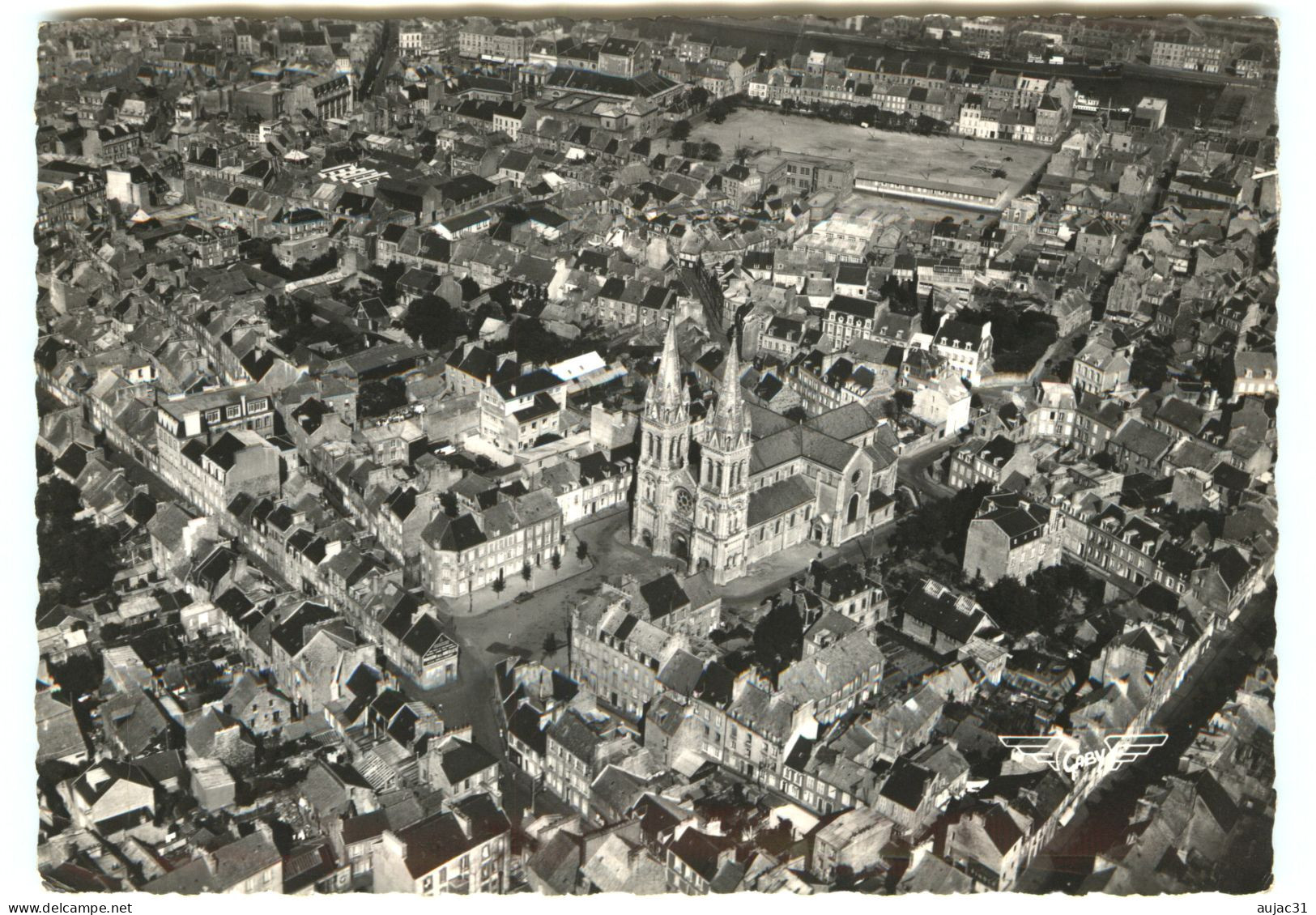 Dép 50 - Cherbourg - L'église Notre Dame Du Voeu Et La Place Divette - état - Cherbourg