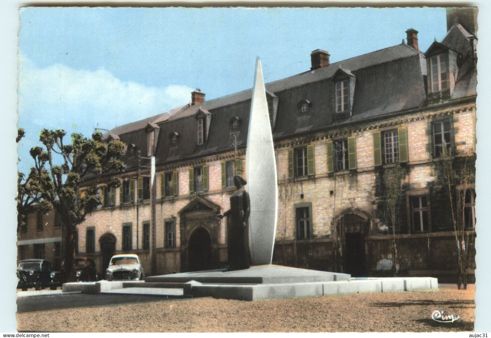 Dép 51 - Voitures - Automobile - Châlons Sur Marne -Monument Du Cent Cinquantenaire Des écoles Des Arts Et Métiers -état - Châlons-sur-Marne