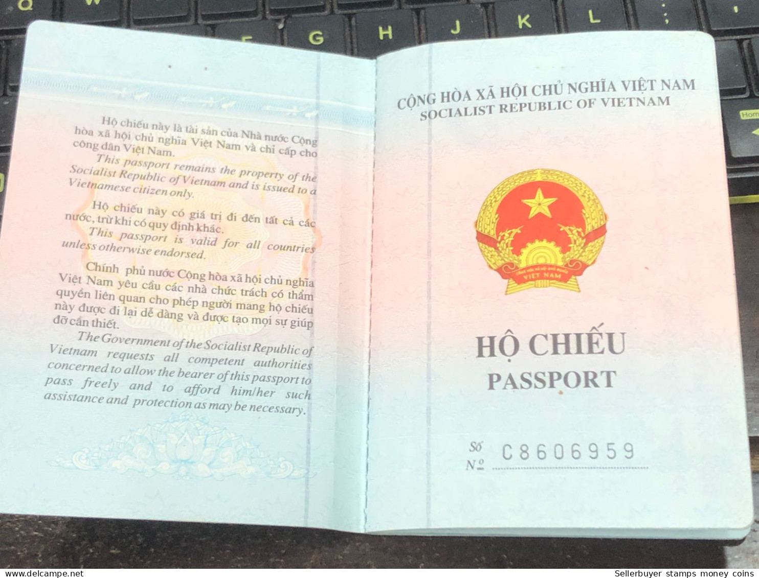 VIET NAMESE-OLD-ID PASSPORT VIET NAM-PASSPORT Is Still Good-name-le Van Chuong-2019-1pcs Book - Sammlungen
