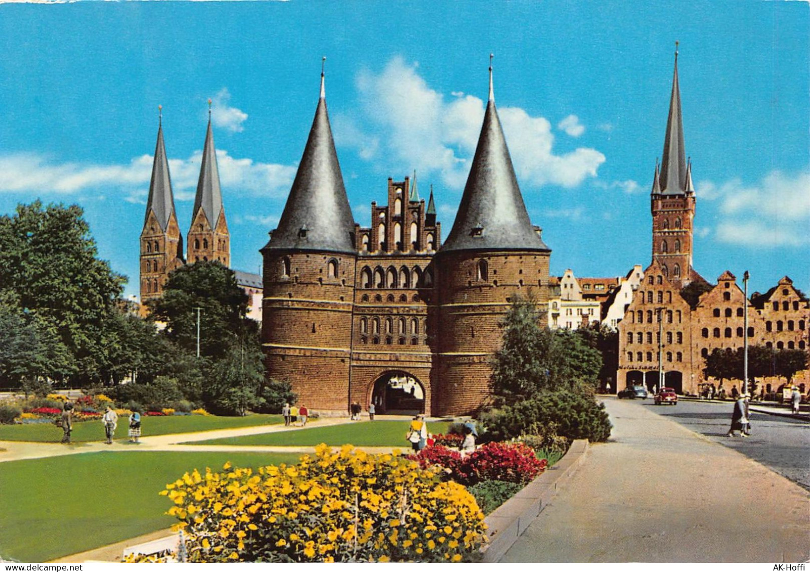 Lübeck Blick Auf St. Marien, Holstentor Und St. Petri - Lübeck
