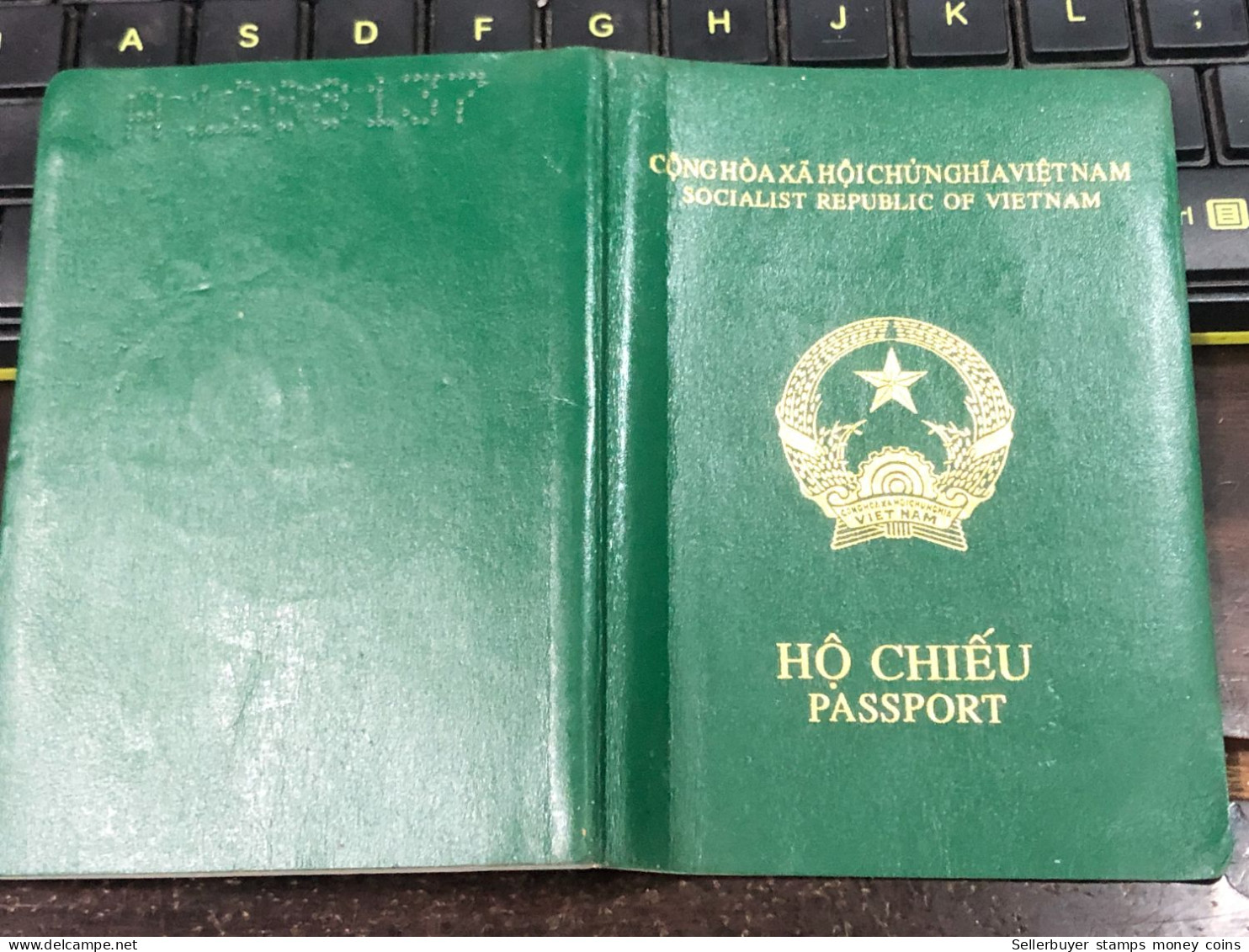 VIET NAMESE-OLD-ID PASSPORT VIET NAM-PASSPORT Is Still Good-name-vo Thi Kim Hoa-2001-1pcs Book - Collections