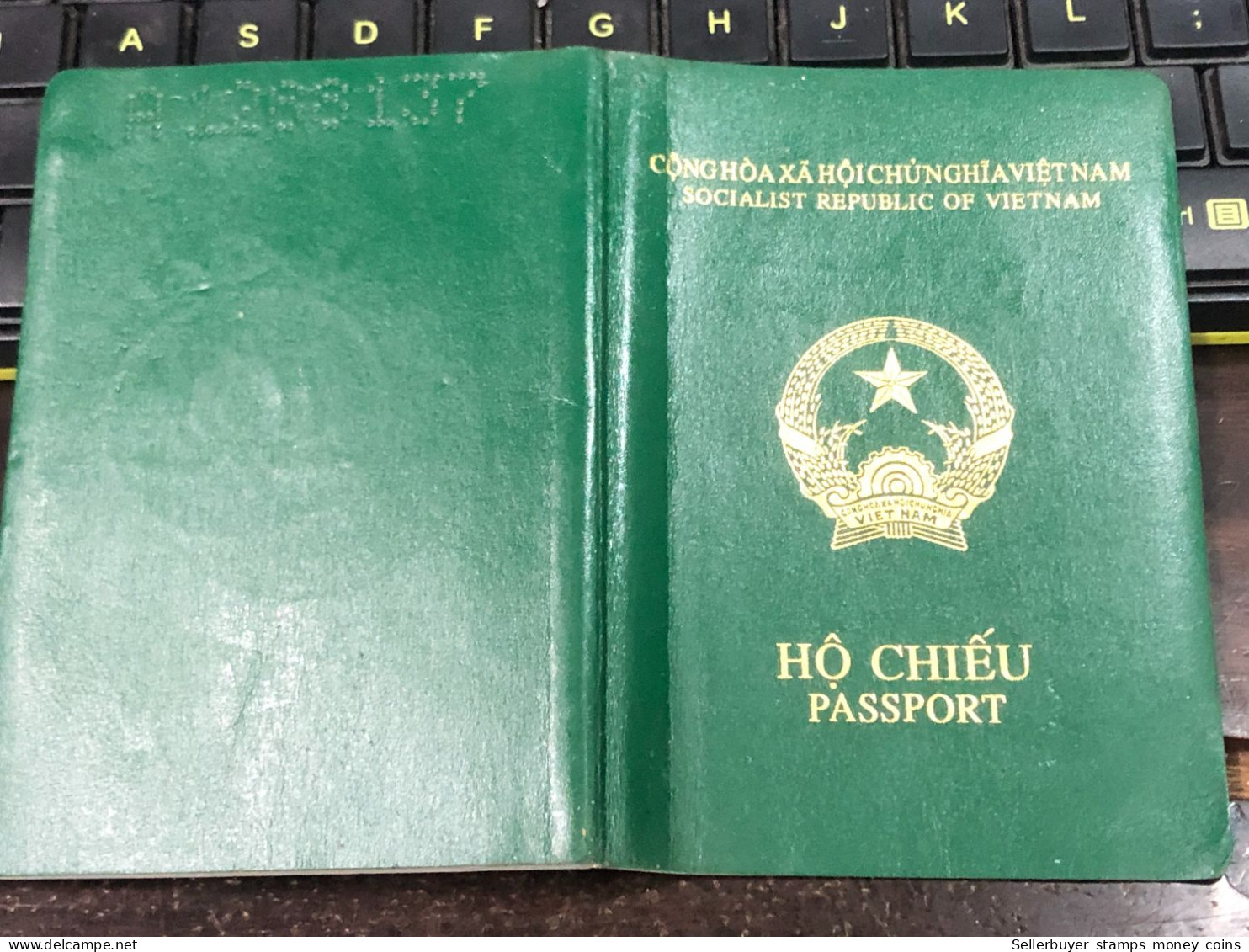 VIET NAMESE-OLD-ID PASSPORT VIET NAM-PASSPORT Is Still Good-name-vo Thi Kim Hoa-2001-1pcs Book - Collezioni