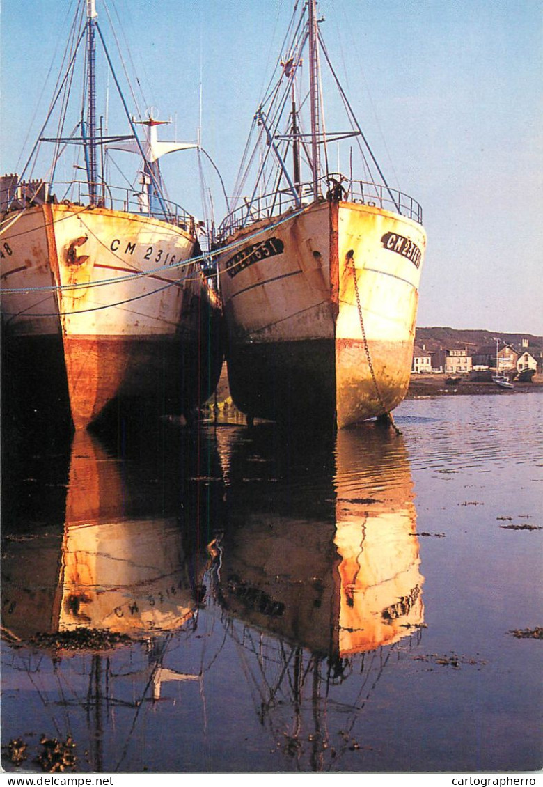 Navigation Sailing Vessels & Boats Themed Postcard Bretagne Low Tide At Camaret Port - Segelboote