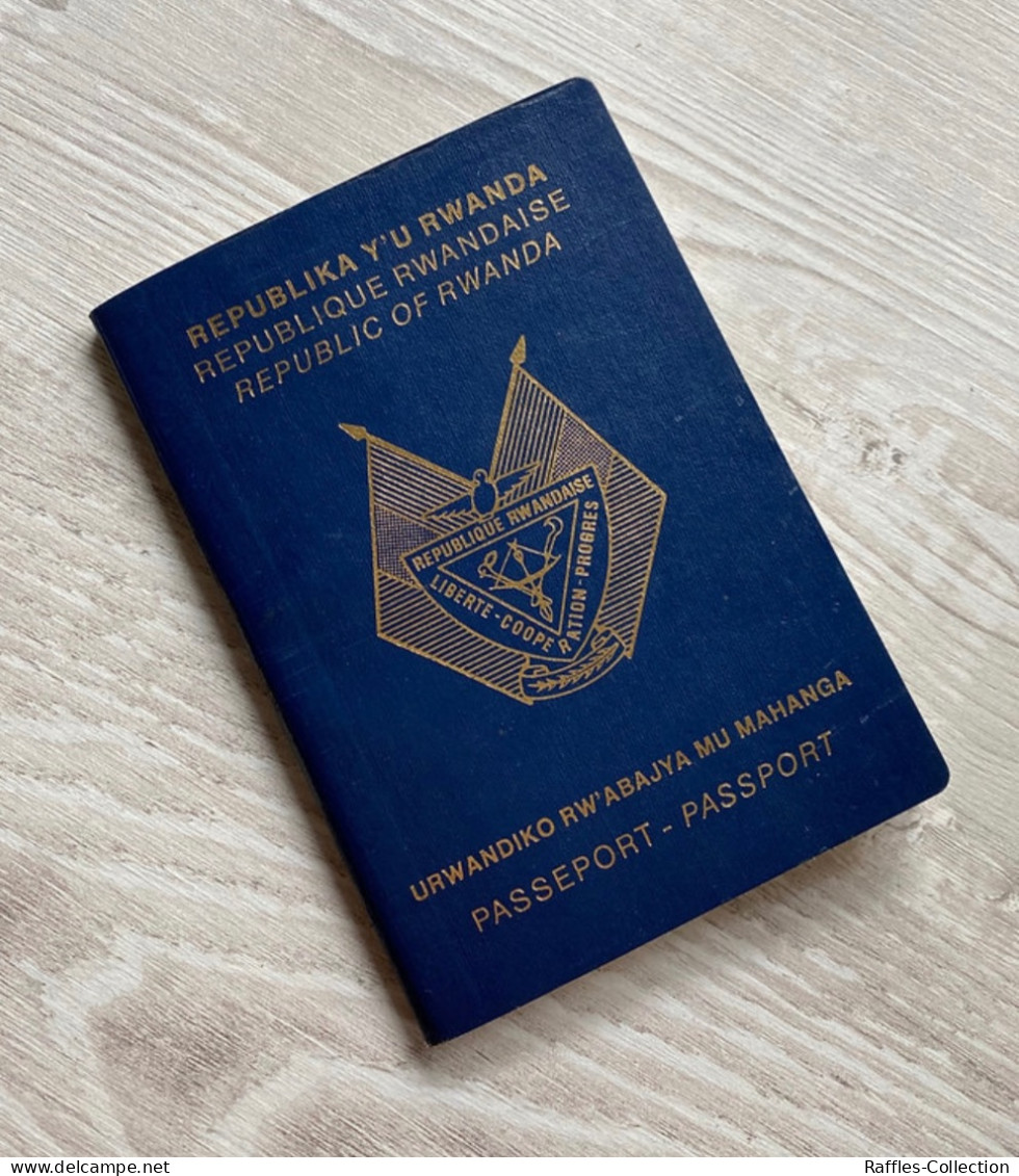 Rwanda Passport Passeport Reisepass Pasaporte Passaporto - Documents Historiques
