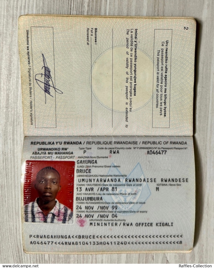 Rwanda Passport Passeport Reisepass Pasaporte Passaporto - Historische Documenten