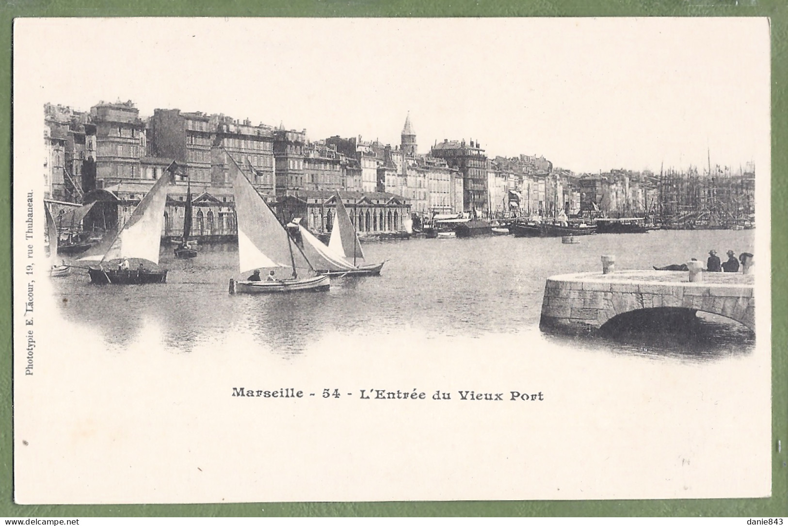 CPA Dos Précurseur - BOUCHES DU RHONE - MARSEILLE - ENTRÉE DU VIEUX PORT - Animation, Petits Voiliers - Old Port, Saint Victor, Le Panier