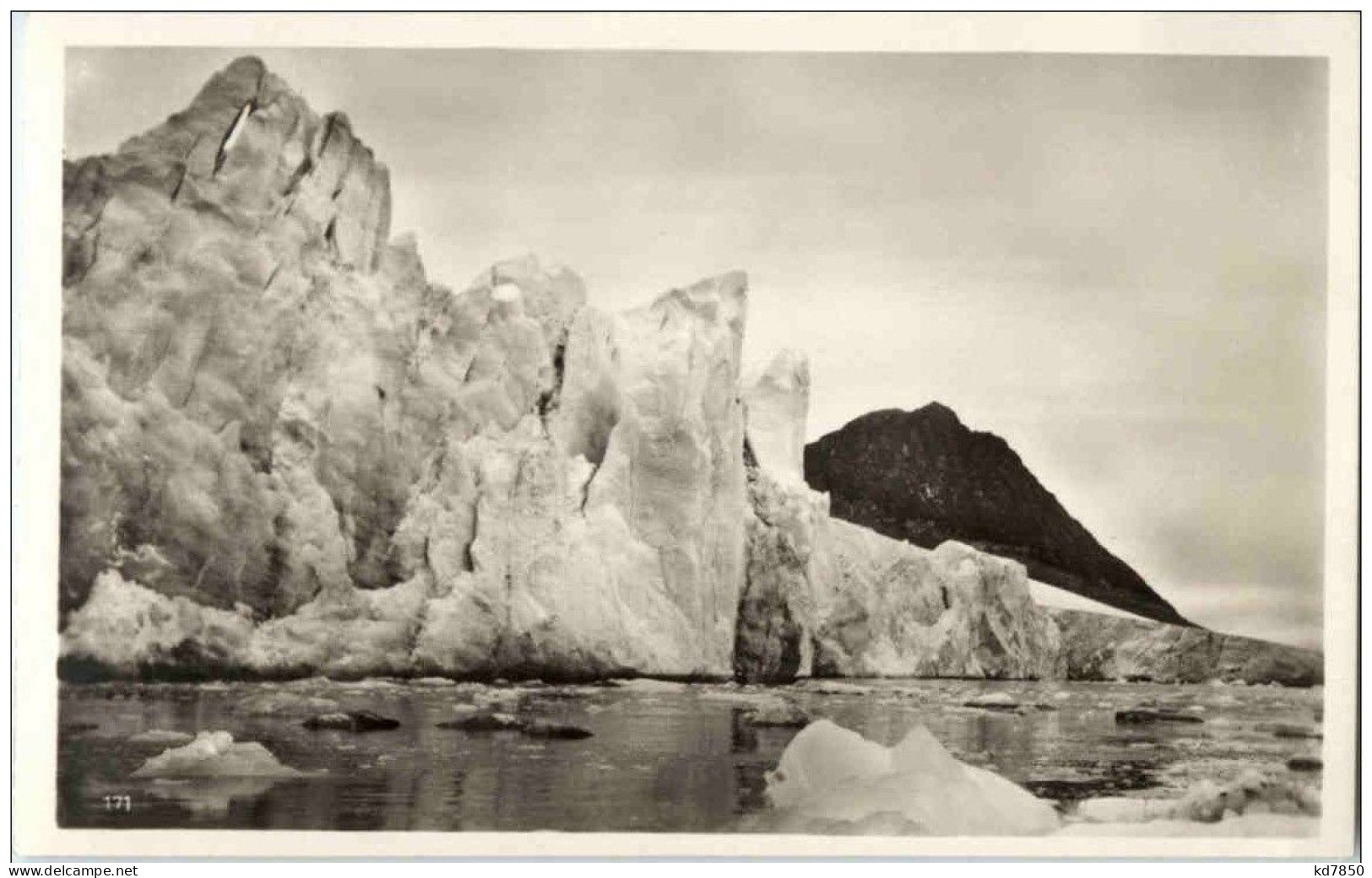 Spitzbergen -Magdalenenbucht Eiswand Am Gully Gletscher - Norway