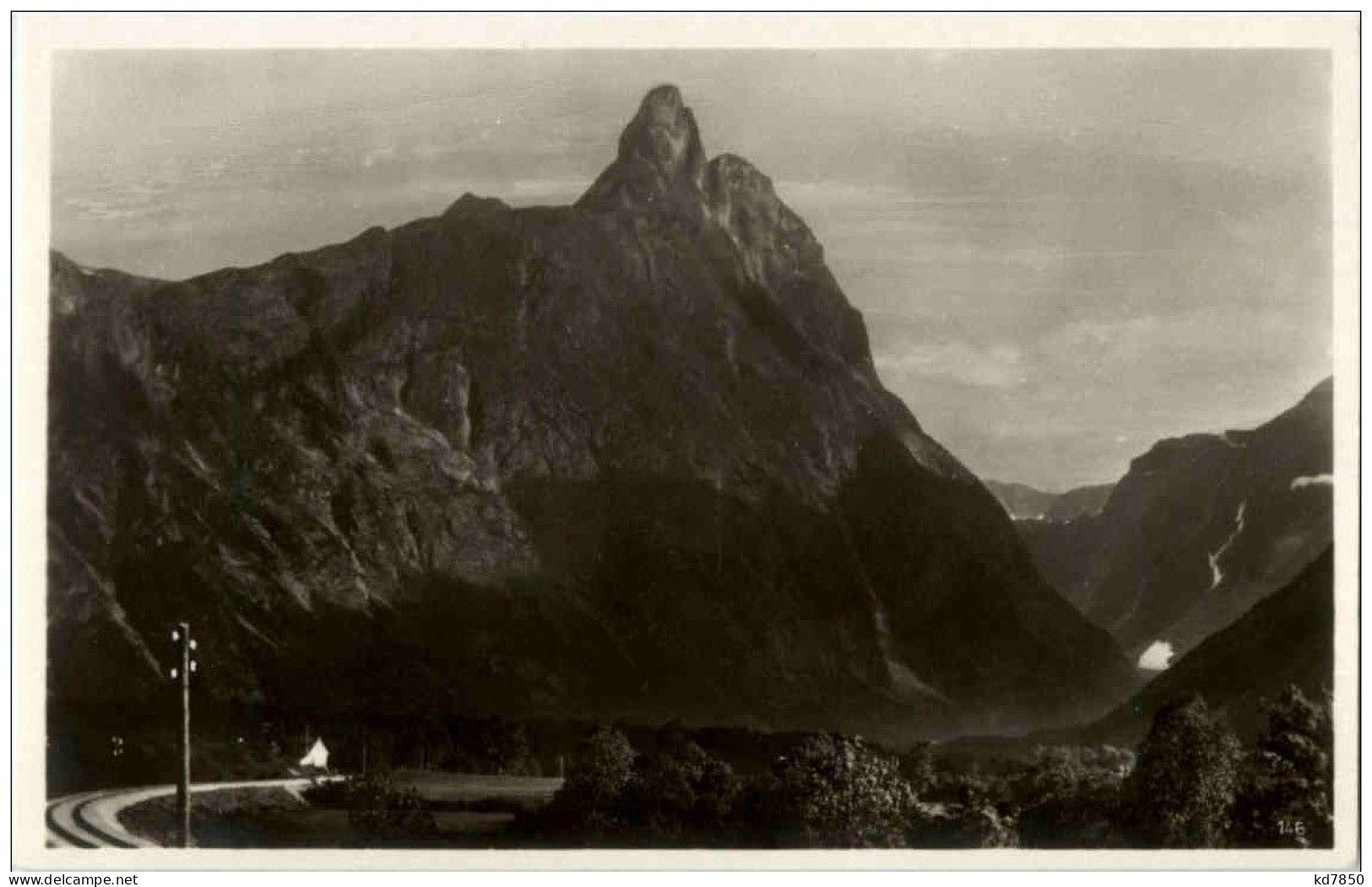Aandalsnaes . Blick Von Der Raumabahn Auf Romsdalshorn - Norway