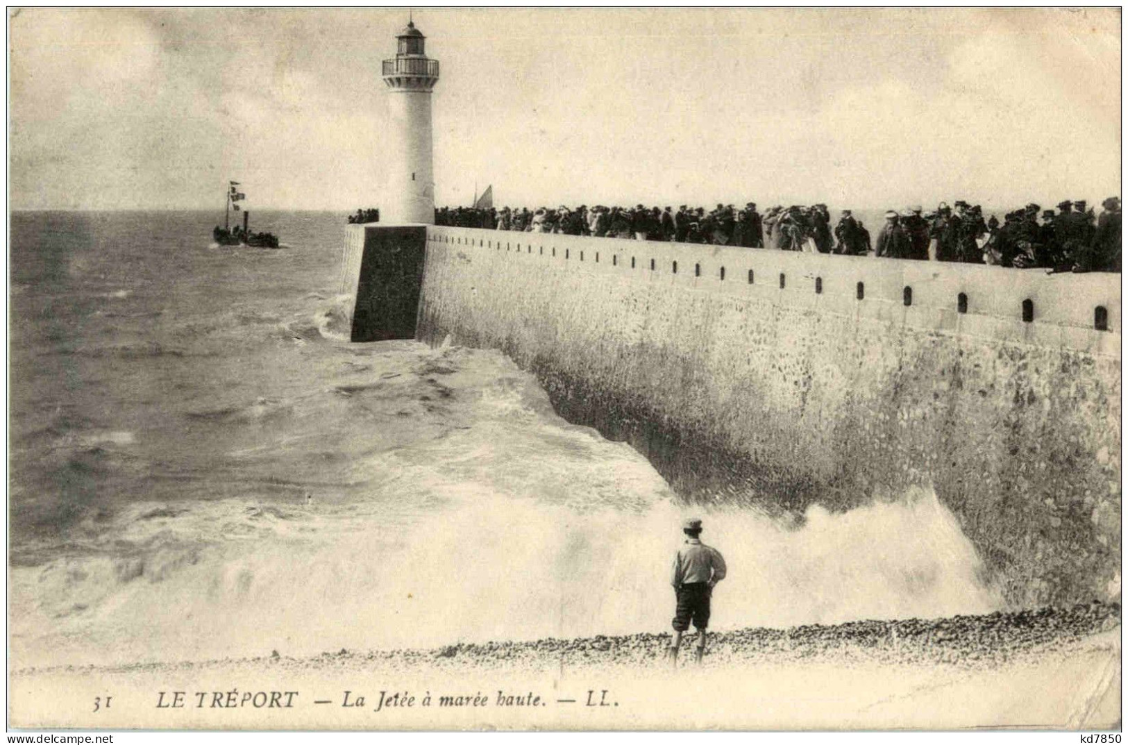 Le Treport - La Jetee A Maree Haute - Le Treport