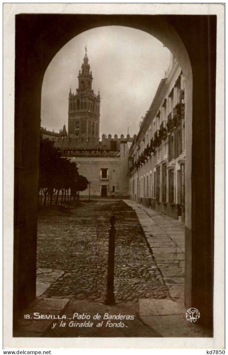 Sevilla - Patio De Banderas - Sevilla