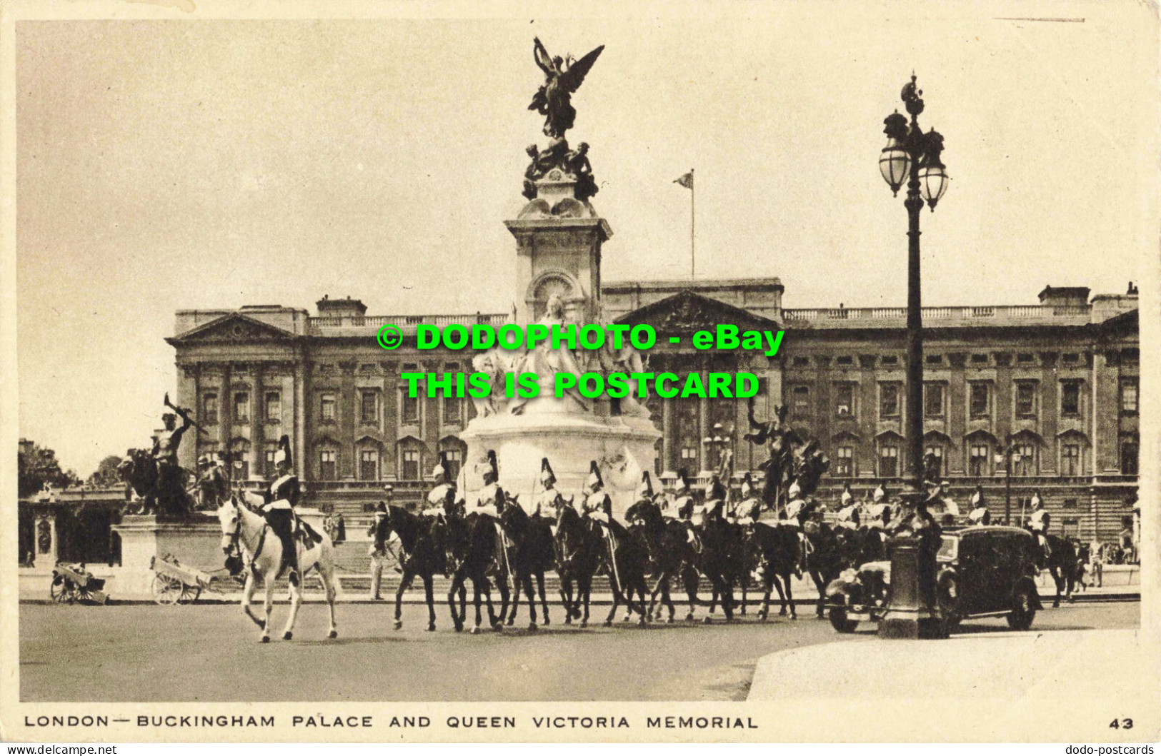 R561677 London. Buckingham Palace And Queen Victoria Memorial. Token Serie. No. - Sonstige & Ohne Zuordnung
