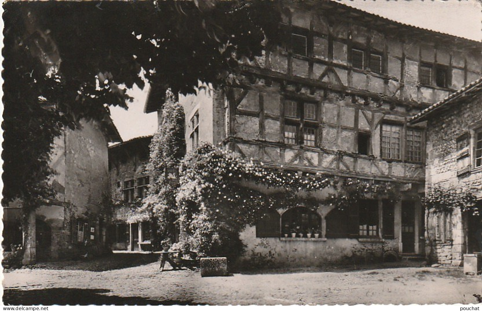 WA 6-(01) CITE DE PEROUGES - L' OSTELLERIE DE PEROUGES - 2 SCANS - Pérouges