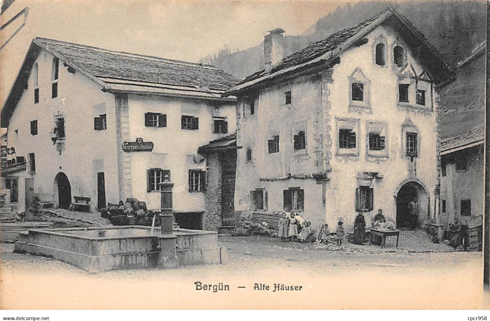 Suisse - N°71503 - BERGUN - Alte Haüser - Bergün/Bravuogn
