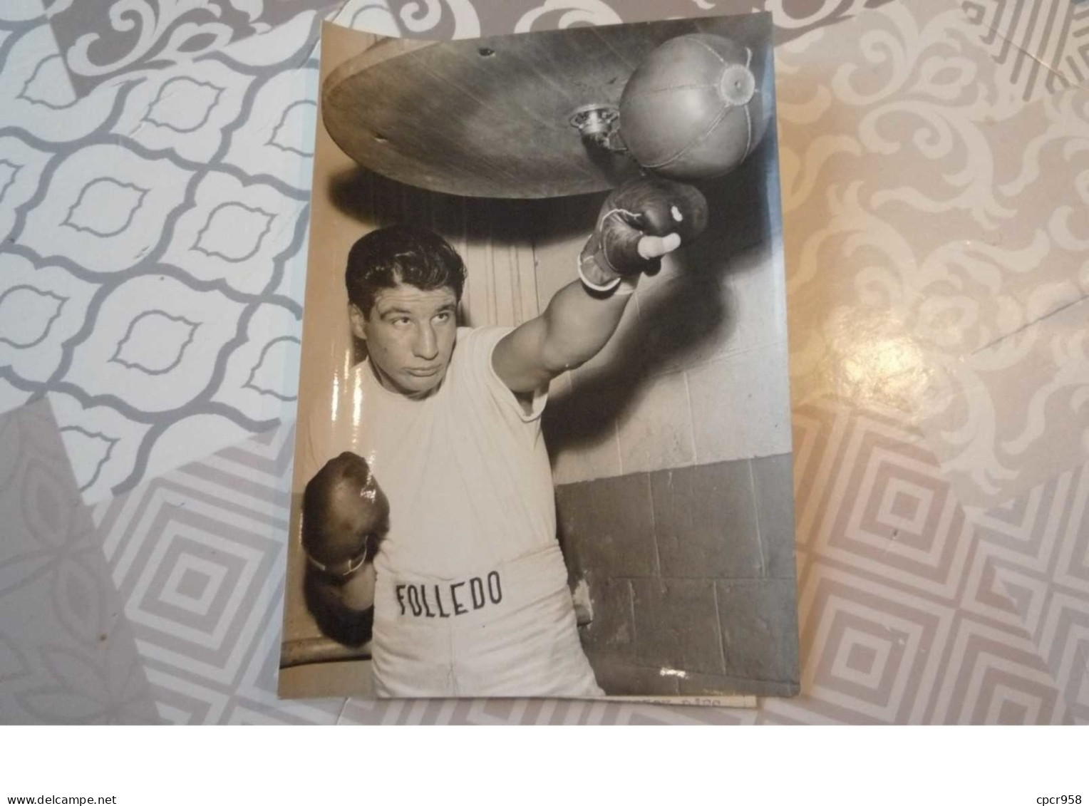 Photographie . N° 52044 .boxe.luis Folledo Espagne.1962 Photo De Presse Universal. 18 X 13 Cm. - Sport