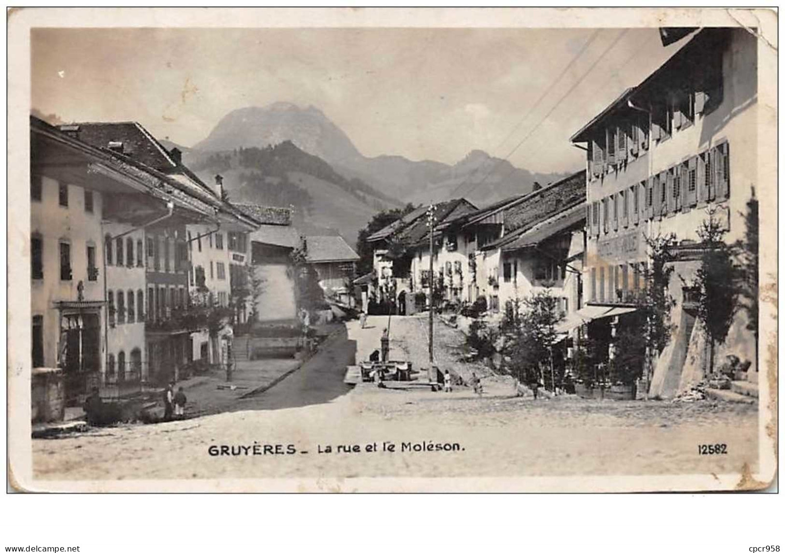 Suisse. N°47481 . Gruyeres . La Rue Et Le Moleson - Gruyères