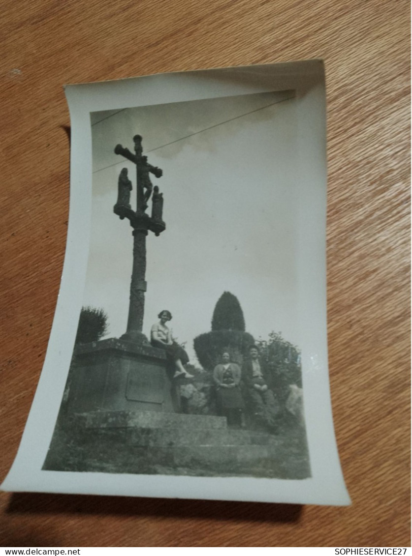 563 //  PHOTO   ANCIENNE  CRUCIFIX LIEU ??? - Lugares