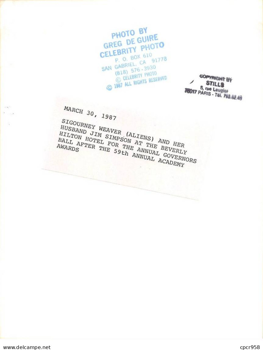 Photo De Presse.ALE10269.23x18 Cm Environ.1987.Sigourney Weaver.Jim Simpson.Beverly Hilton Hotel - Otros & Sin Clasificación