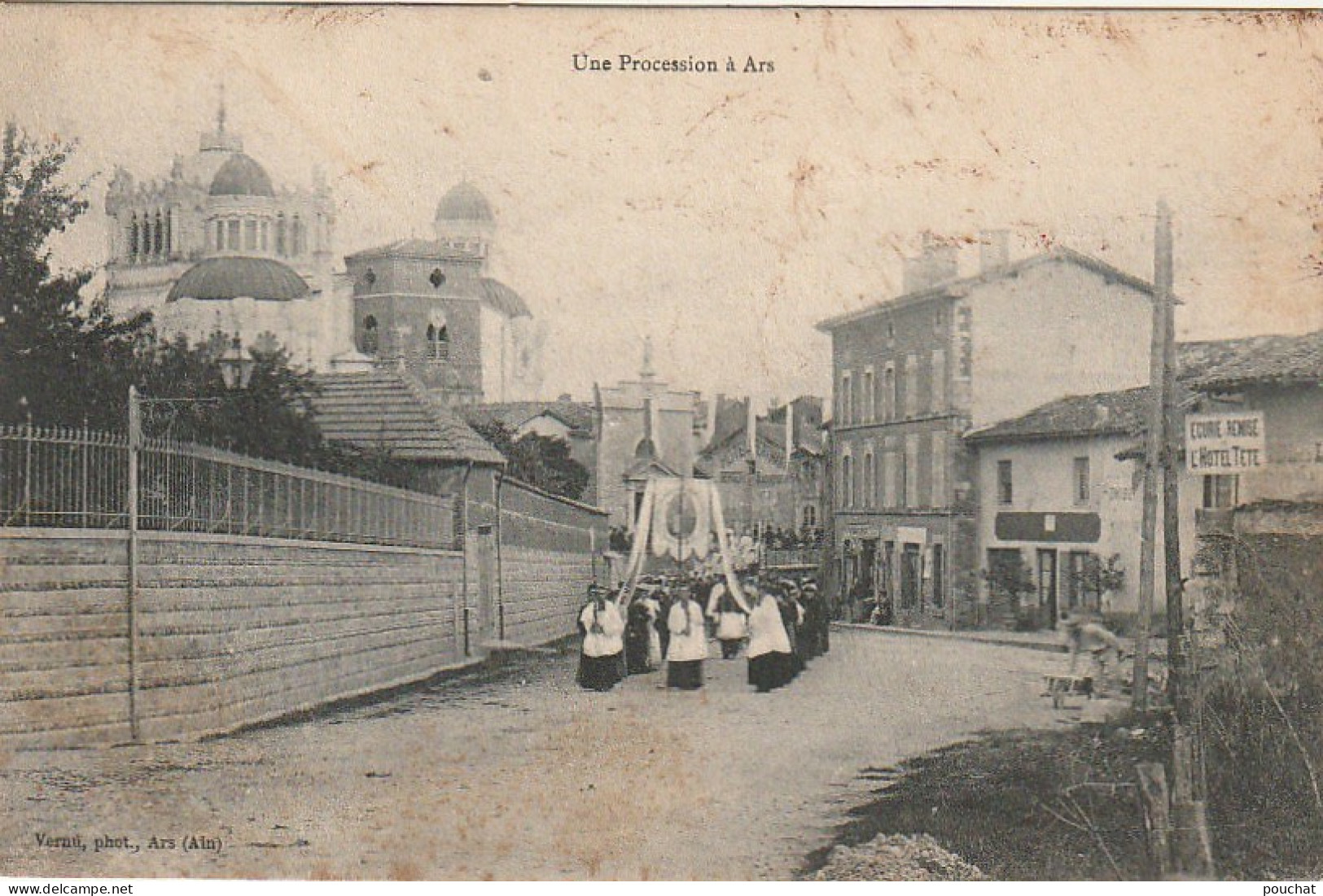 WA 6-(01) UNE PROCESSION A ARS - ECCLESIASTIQUES - 2 SCANS - Ars-sur-Formans