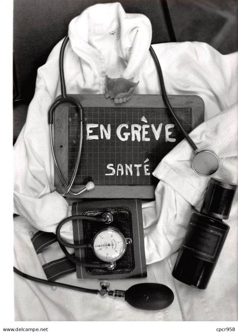 Photo De Presse.MLE10323.25x18 Cm Environ.1991.Caen.Grève.24h Professions De Santé.Réforme - Otros & Sin Clasificación