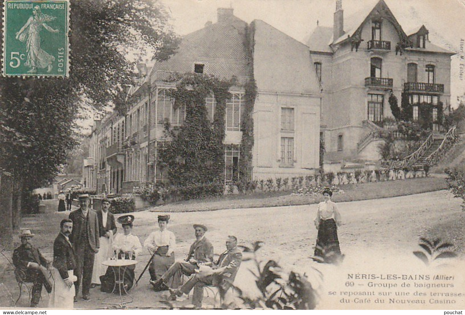 WA 8-(03) NERIS LES BAINS - GROUPE DE BAIGNEURS SE REPOSANT SUR UNE DES TERRASSES - 2 SCANS - Neris Les Bains