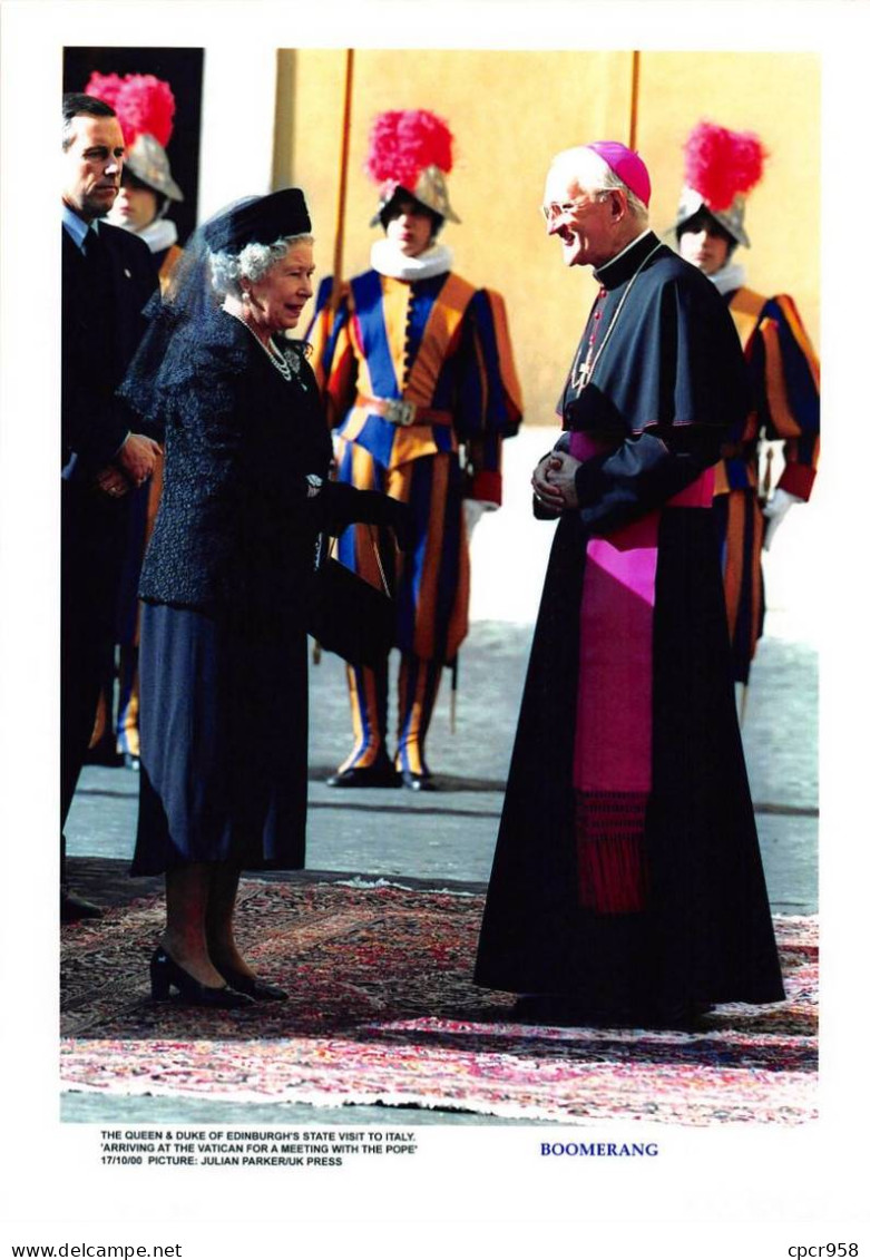 Photo De Presse.MLE10674.30x20 Cm Environ.Reine Elisabeth II D'Angleterre.Duc D'Edinburgh.Italie.Vatican.2000 - Célébrités