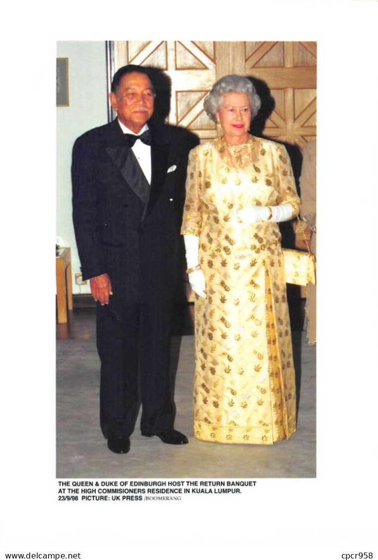 Photo De Presse.MLE10643.30x20 Cm Environ.1998.Reine Elisabeth D'Angleterre.Duc D'Edinburgh.Return Banquet.Kuala Lumpur - Célébrités