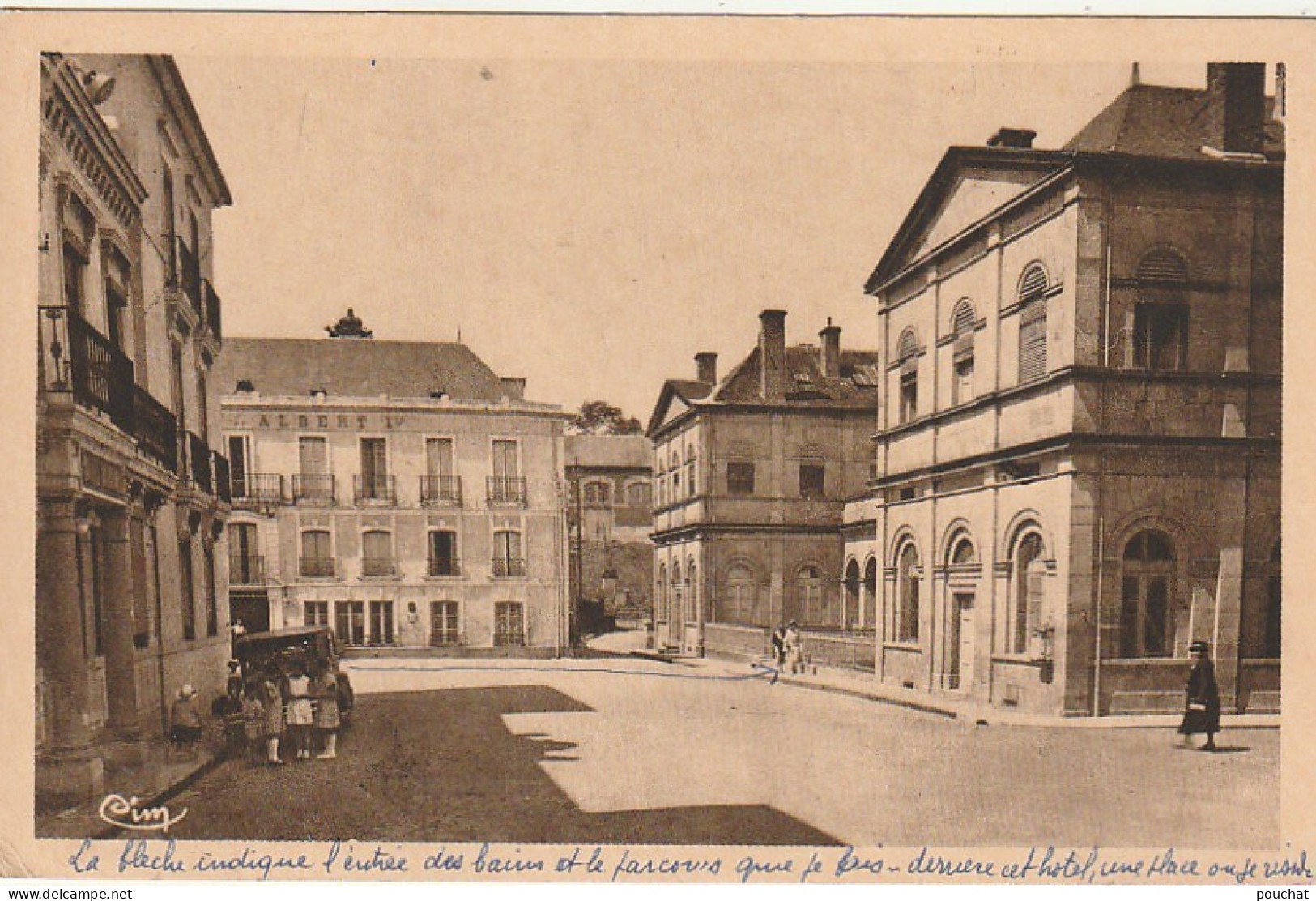 WA 8-(03) NERIS LES BAINS - PLACE DES THERMES ET HOTEL LEOPOLD - ENFANTS - 2 SCANS - Neris Les Bains