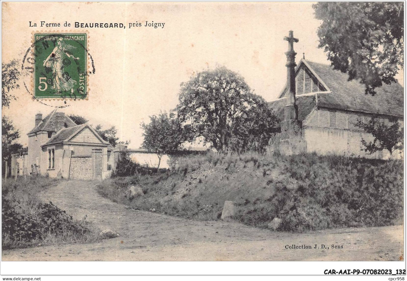 CAR-AAIP9-89-0827 - JOIGNY - La Ferme De Beauregard - Joigny