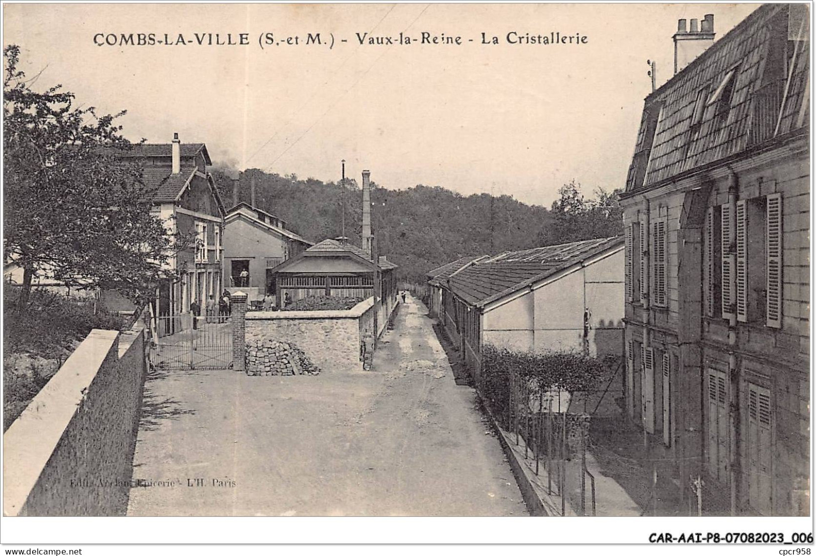 CAR-AAIP8-77-0670 - COMBS LA VILLE - Vaux La Reine - La Cristallerie - Combs La Ville